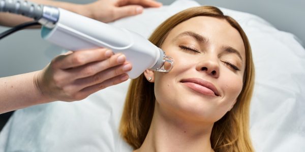 enhancing-beauty-through-innovative-dermatology-procedures-in-a-modern-clinic-setting.jpg